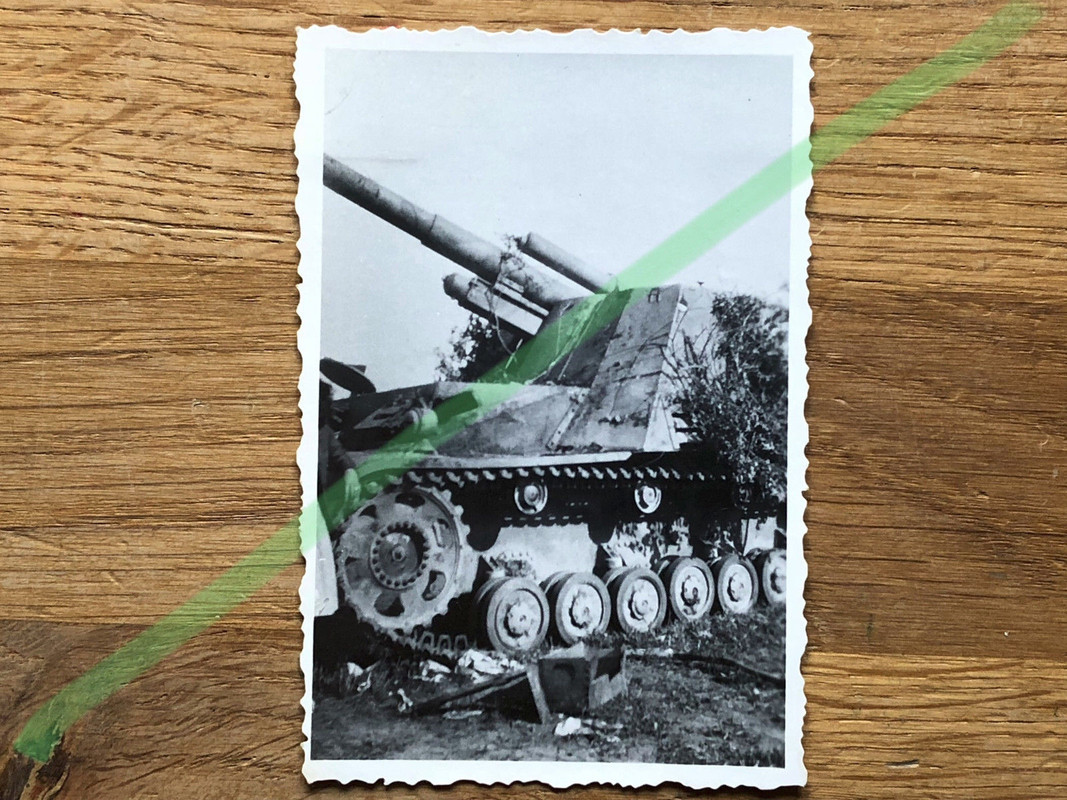 Panzerhaubitze Hummel in Frankreich zerstört - Oktober 1944