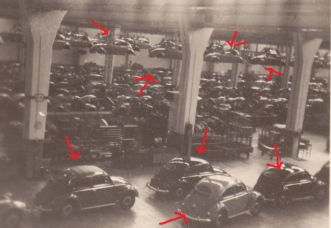 VW Käfer Volkswagen Produktionshalle Fabrik Wolf