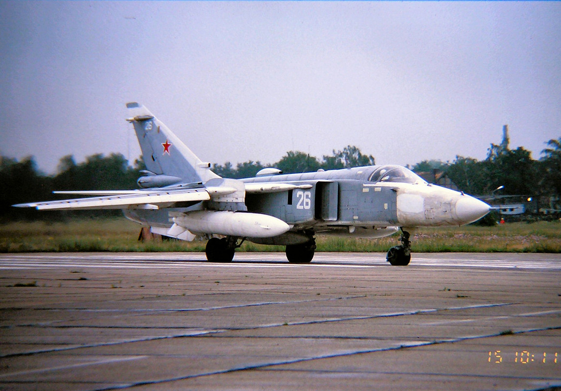 11 ORAP Su-24MR 26 White_0615312_15.06.93