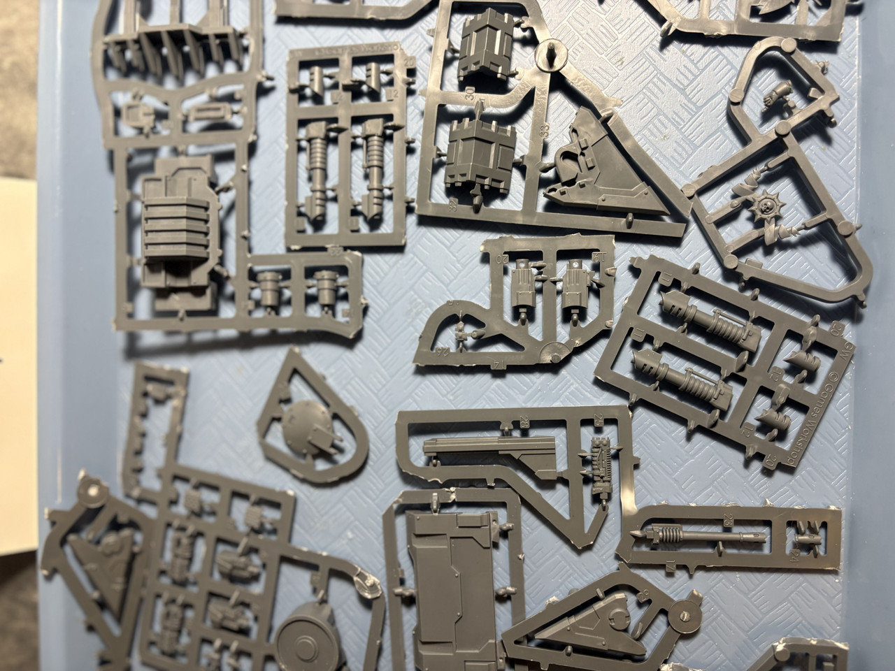 Tank Bits Sprues 07