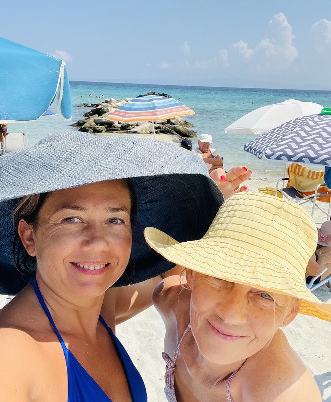 35A069E0-E3E6-438A-9035-EFF838A3F395