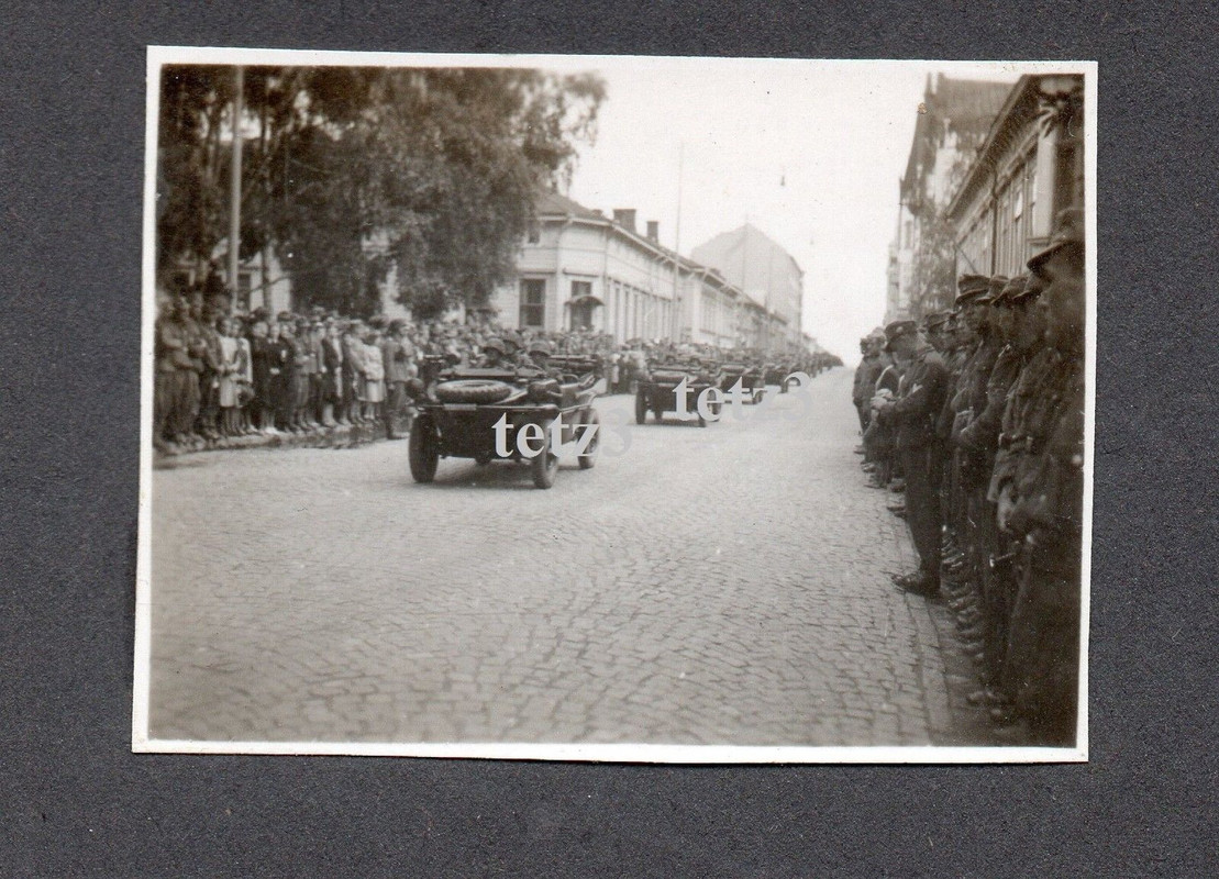 Finnland Oulu Parade VW Kübel Schwimmer Schwimmwagen Tarn Camo