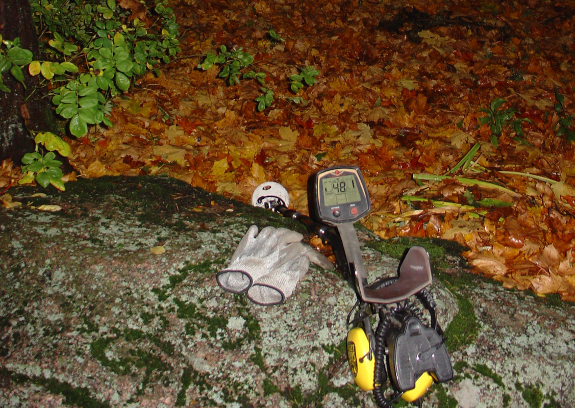2014-10-19 @18-30-16 - iltahämärissä, puisto