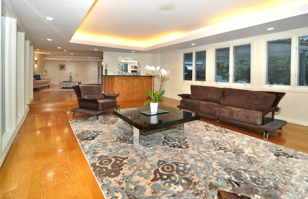 4900 Queen Victoria Road