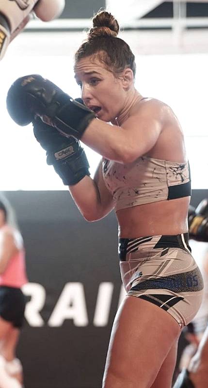 Vanessa_Demopoulos_%91Lil_Monster%92(fight_5ft1_113-119_lb)03