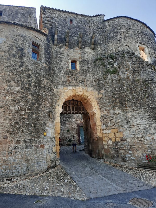 Occitania: 9 días recorriendo los pueblos más emblemáticos. - Blogs de Francia - Día 4. Cordes-sur-Ciel. Conques (2)