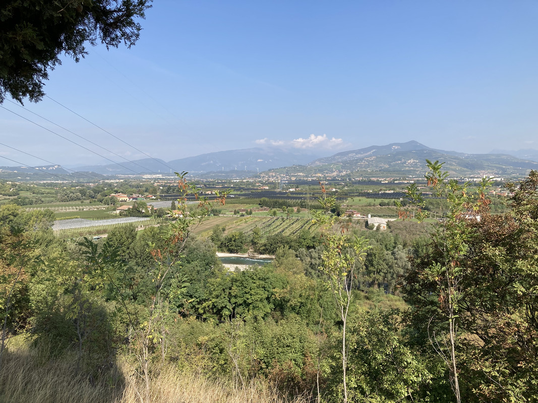 4FECD594-490B-4934-859B-30F3681EDE1A