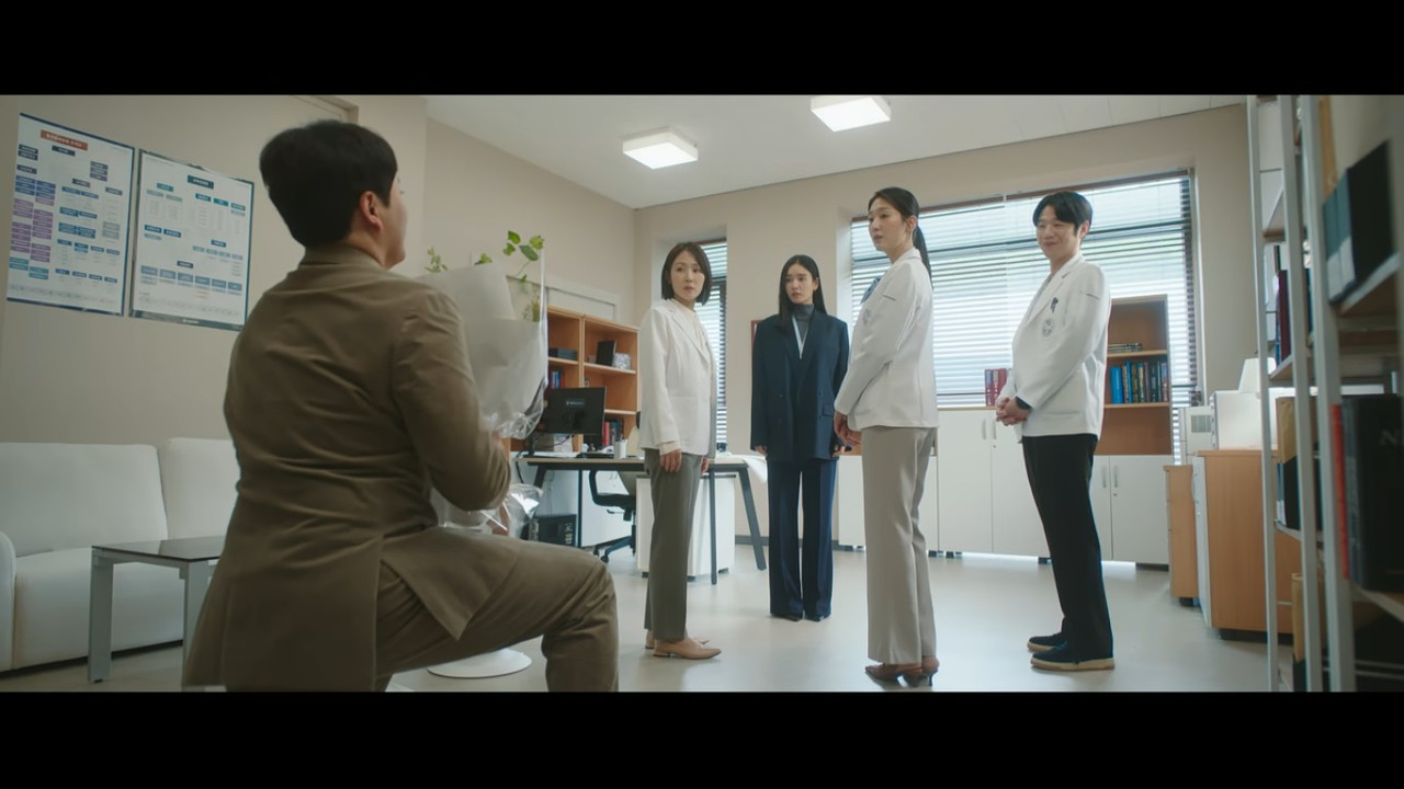 VS--Netflix-ResidentPlaybookE12Episode12-92’11”