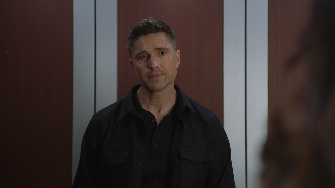 The.Rookie.S06E09.The.Squeeze.1080p.10bit.AMZN.WEB-DL.DDP5.1.HEVC-Vyndros.mkv_snapshot_14.57_[2024.0