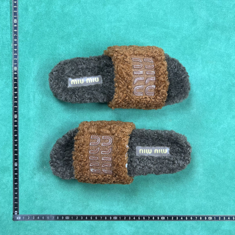 Miu Miu 680