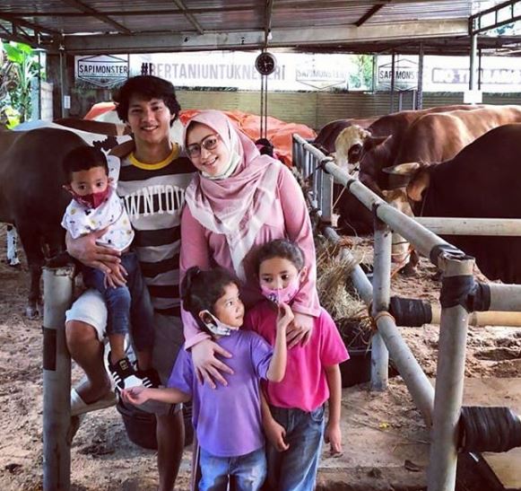 Hardi Fadhillah bersama istri dan anaknya