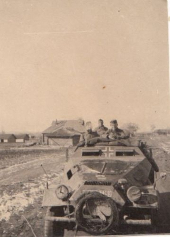 Foto - 2.WK - Rußland - deutscher Schützenpanzer