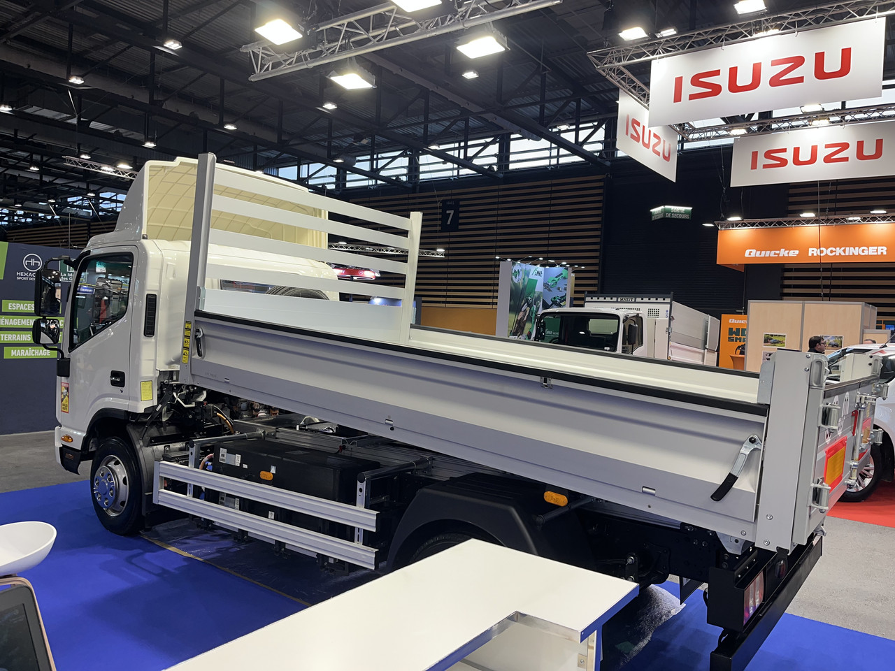 Camion électrique iJAC N75 avec benne