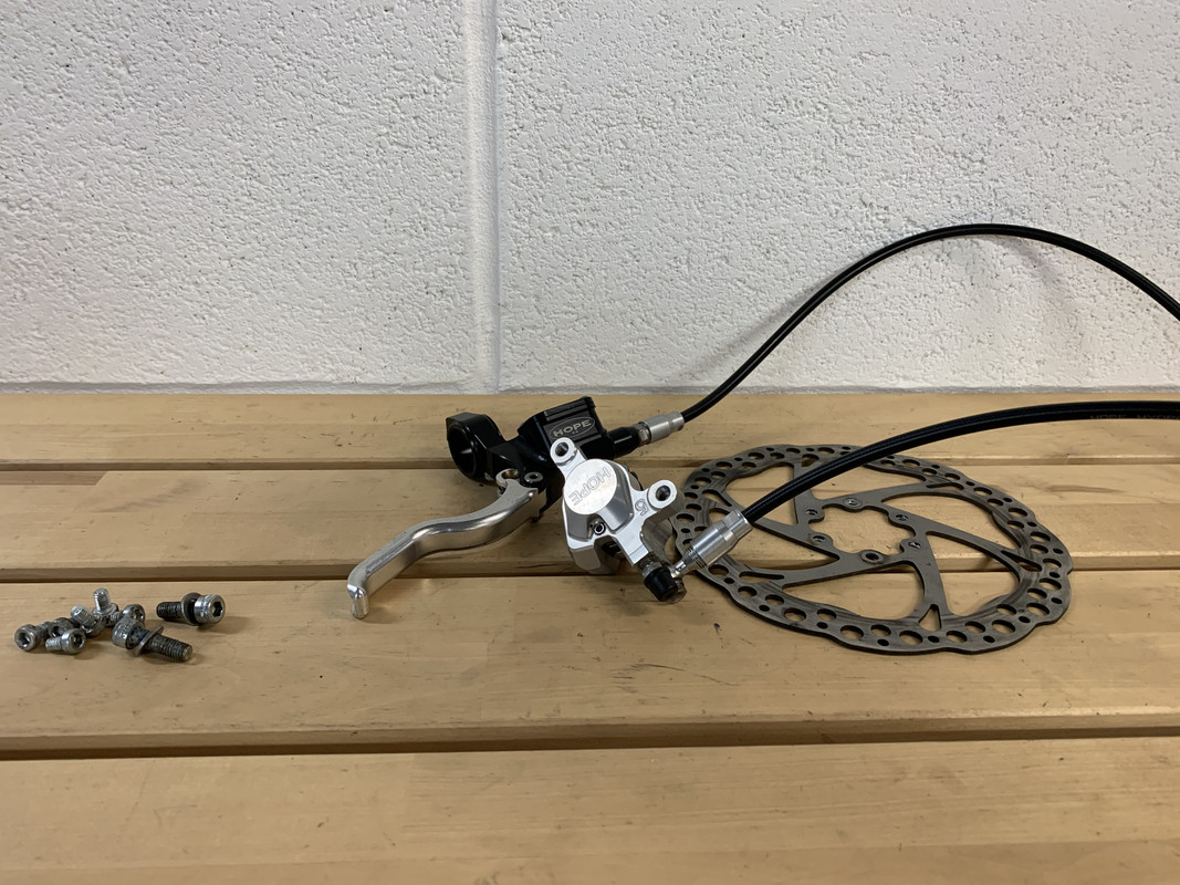 0760A325-F63E-46D1-8B7D-5DC30E516B83