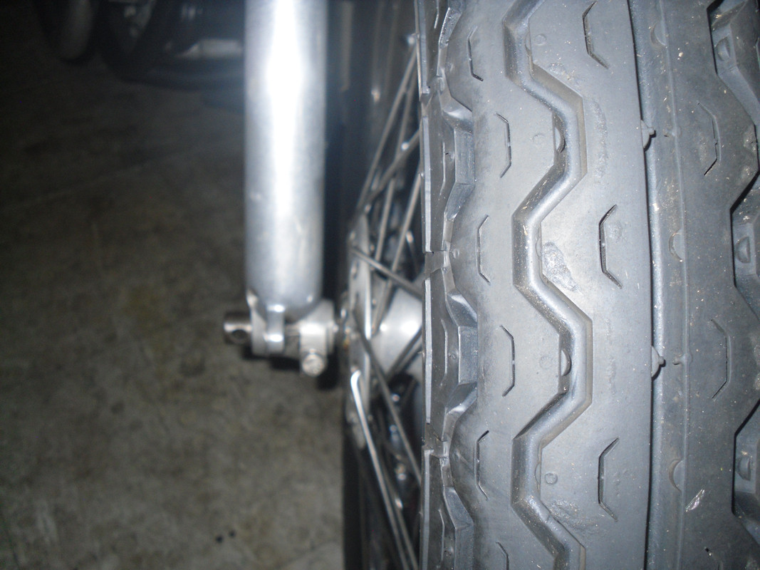 Front wheel lacing