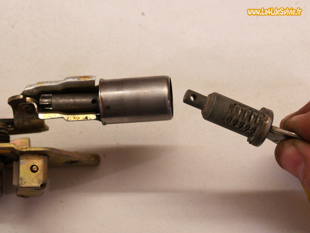 depose barillet portiere porte 4l