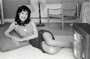 madeline-smith-b22