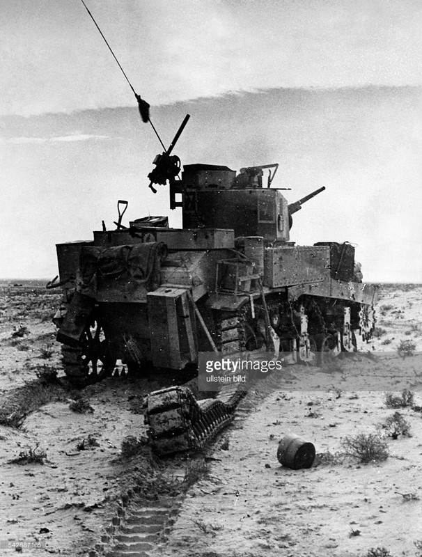 Verlassener britischer Panzer in derWüste- veröf