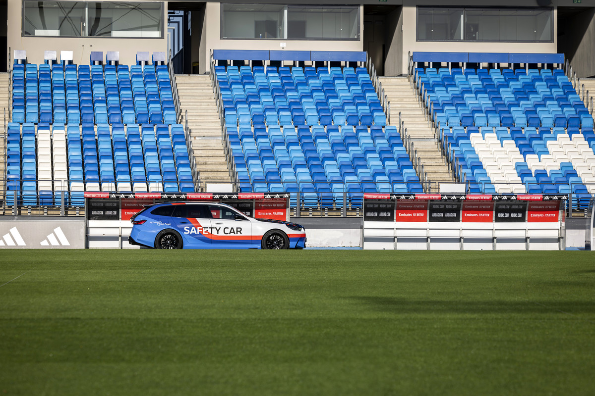 P90594530_highRes_bmw-m-5-safety-car-r