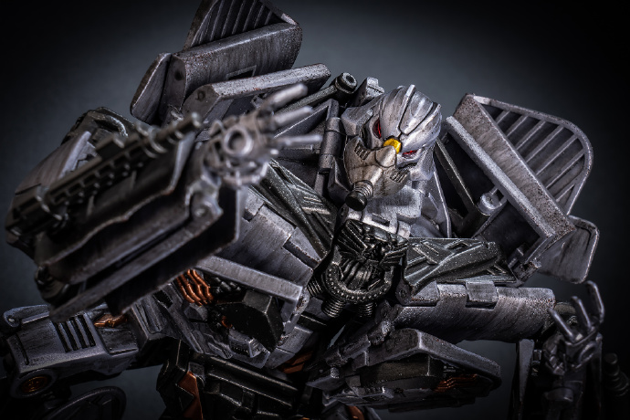 TW-FS06-WWI-Starscream-09