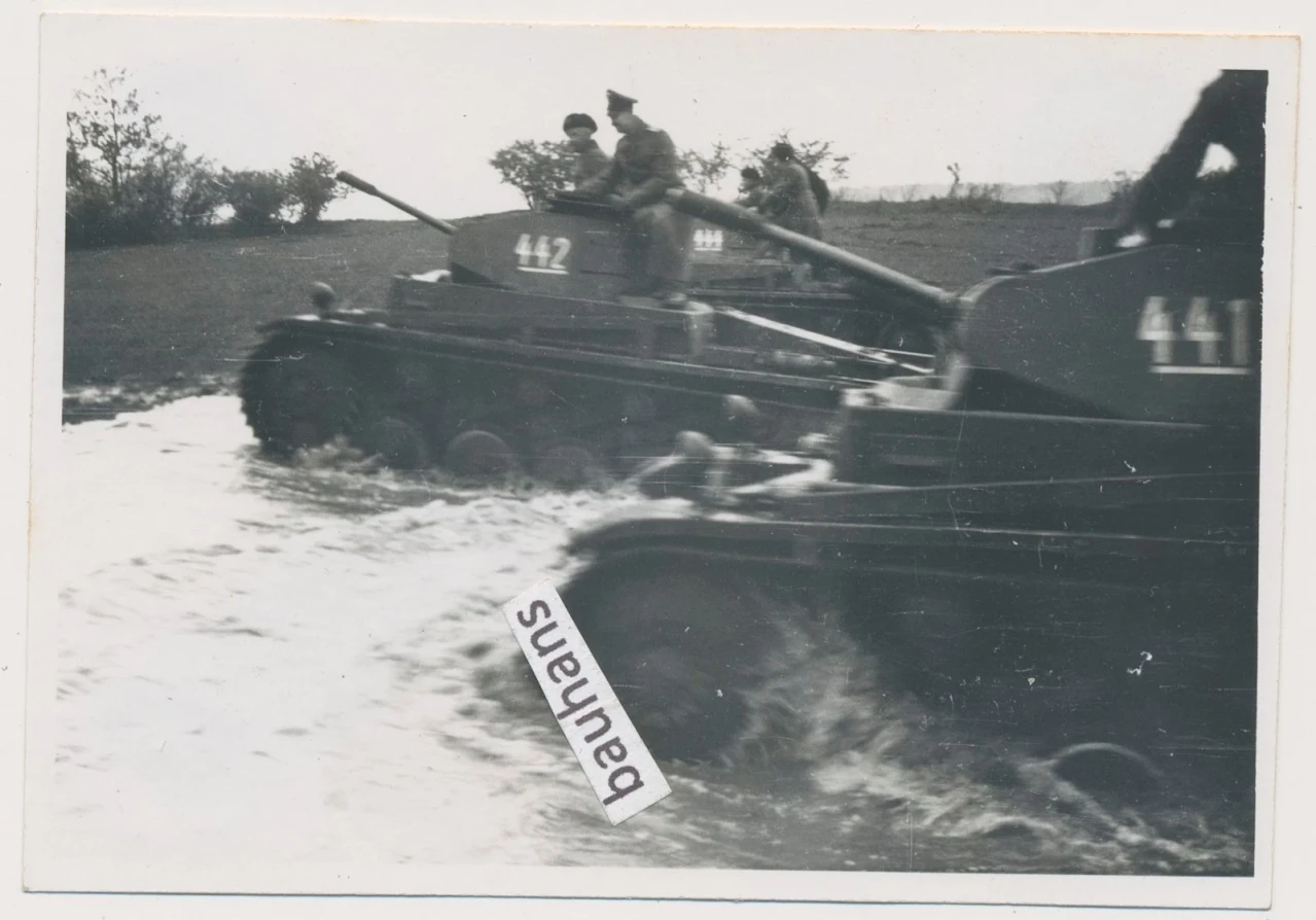 Foto aus Nachlass Panzer Abteilung 66 Panzer Tank Wasser Fahrt (4446n)