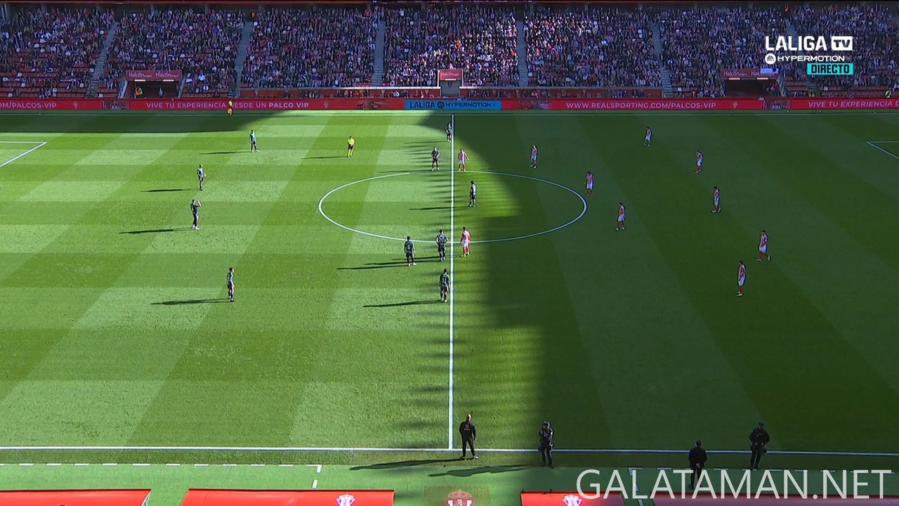 12-15_13-45-01_LaLiga TV Hypermotion FHD_Sporting Gijón vs Racing Ferrol.ts_snapshot_16.39.578