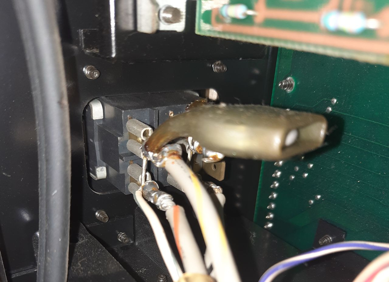 [Bild: Schalter-hinten-gesteckt-20260321-klein.jpg]