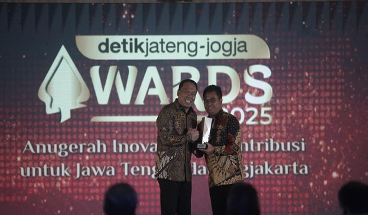 Dirut Jasa Marga Rivan Achmad Raih detikJateng-Jogja Awards 2025 di Gedung Semarang!