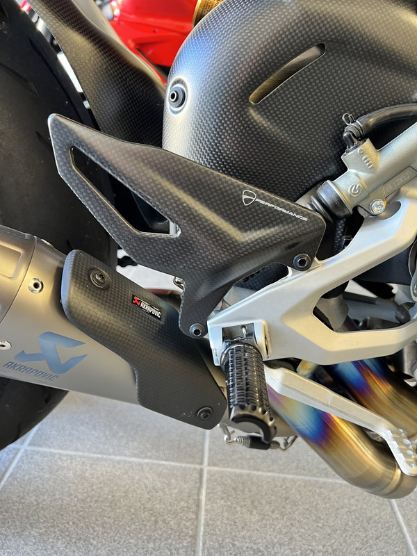 FFF0B0A9-CA86-4600-8E92-97AA4B4C82C6