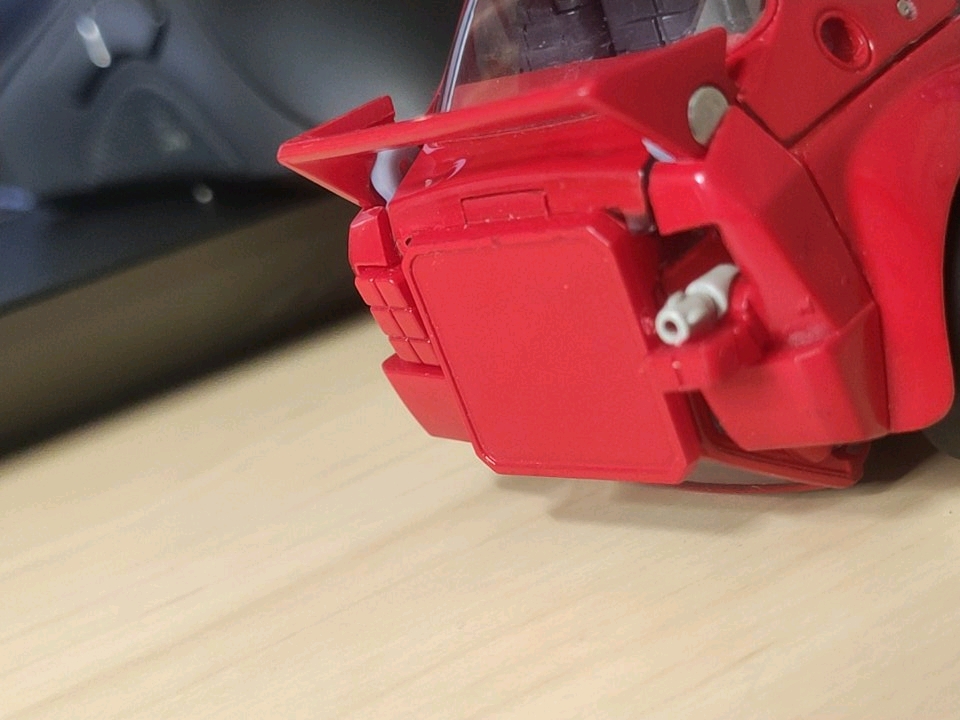 Masterpiece-Cliffjumper-25