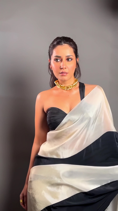 Raashi Khanna leaked selfie clothless romantic onlyfans Pinterest redit pictures of her juicy curves saari backless salwar shirt ceamy figure tiktok, Imdb, Flickr, Tumblr cleavage exposing navel show armpit juicy lip navel,iduppu,kiss smooch Email Id, WhatsApp Number,