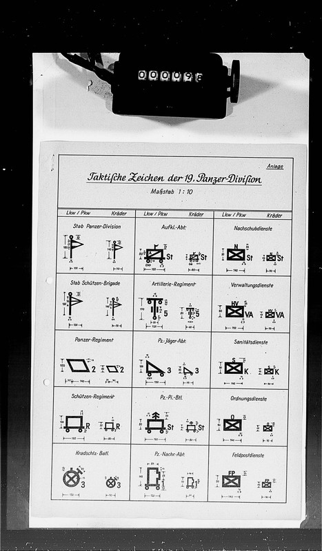 19 PzDiv_Paсположение тактических знаков на технике(2)_195702_738