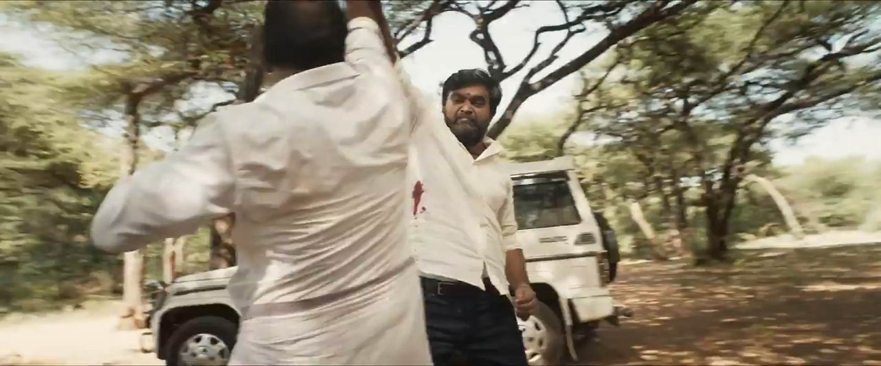 Garudan 2024 WebRip [Malayalam] 480p, 720p ESub Screenshot