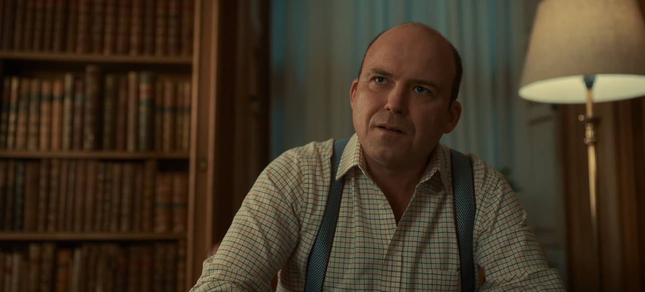 The.Diplomat.S02E05.Our.Lady.of.Immaculate.Deception.2160p.10bit.NF.WEB-DL.DDP5.1.HEVC-Vyndros.mkv_s