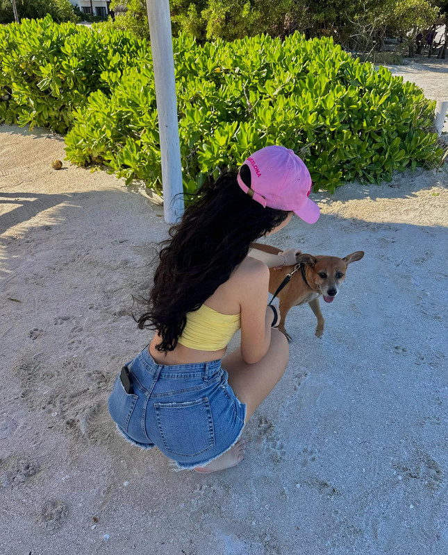 فانيسا رينهارت بإطلالة جريئة على غلاف مجلة  Vanessa-rhd-1718890978236