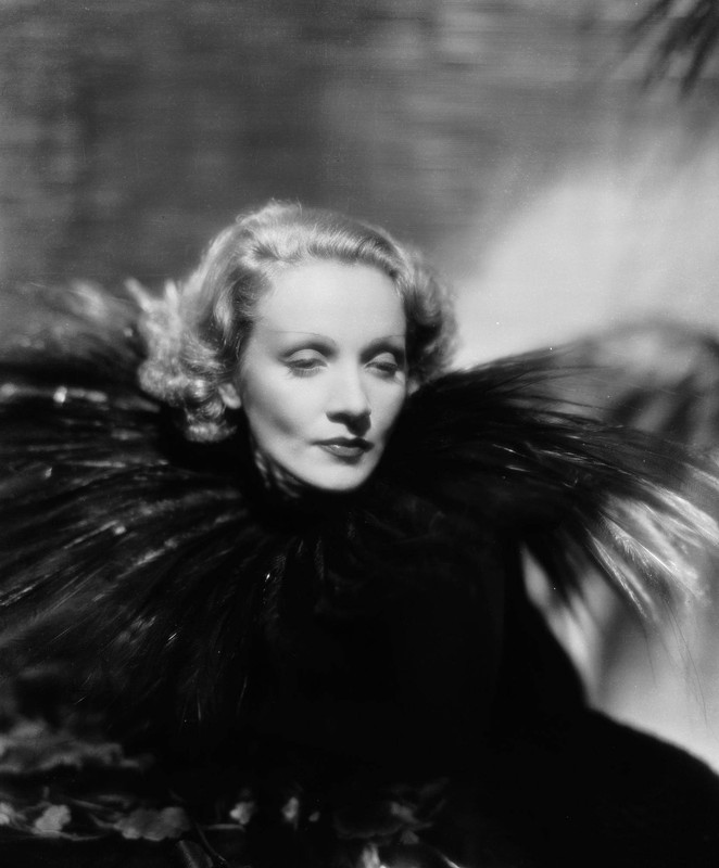 Marlene_Dietrich_b20