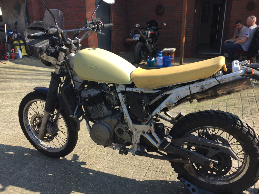 BE6E1437-70E7-4DCB-8687-DB67E4A1C369