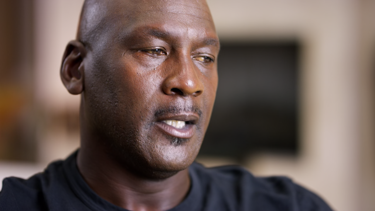 The Last Dance (2020) S01E08 Episode Viii (4kto1080p NF Webrip x265 10bit EAC3 5.1 - Ainz)[TAoE].mkv