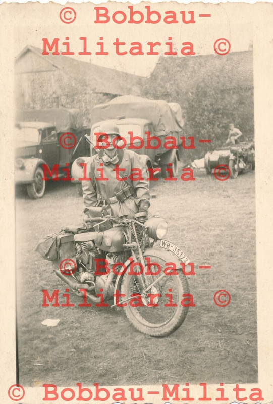 Foto Wehrmacht Kradschütze Kradmelder NSU Motorrad Kradmantel motorcycle