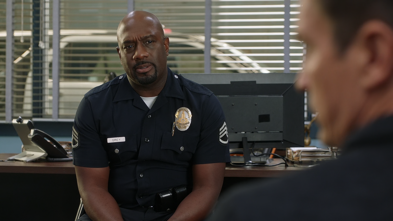 The.Rookie.S04E11.End.Game.1080p.10bit.AMZN.WEB-DL.DDP5.1.HEVC-Vyndros.mkv_snapshot_03.57_[2022.01.1