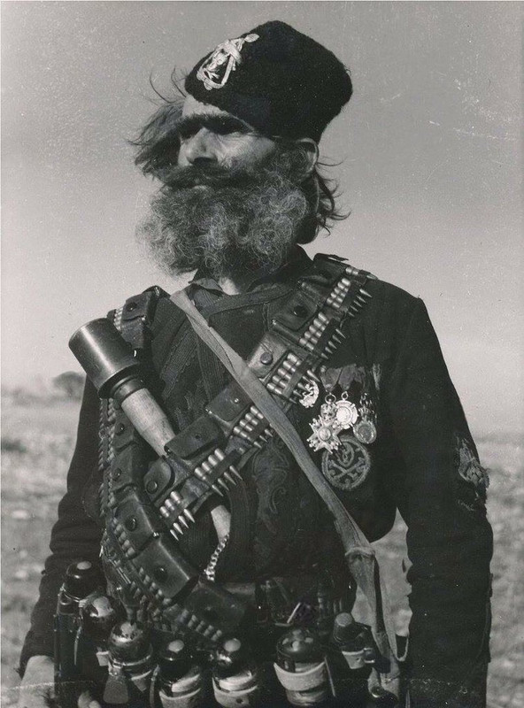 [Слика: CY0fpt-MUEAA-R3h.jpg]