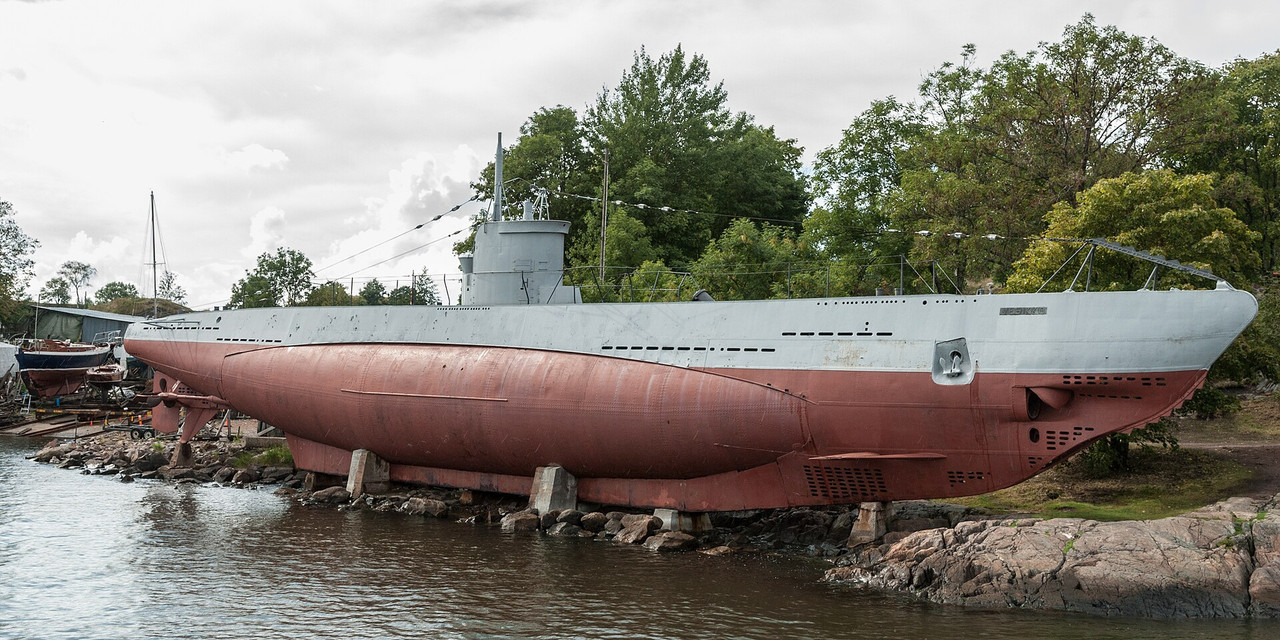 Navires musee Z-Submarine-Vesikko-Helsinki-East-view-20100825-1