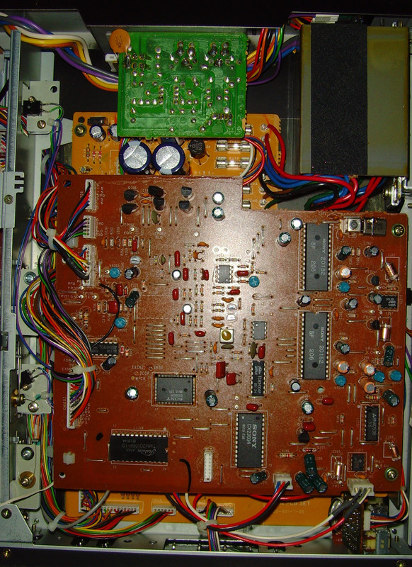 [Bild: Braun-CD3-inside-right.jpg]