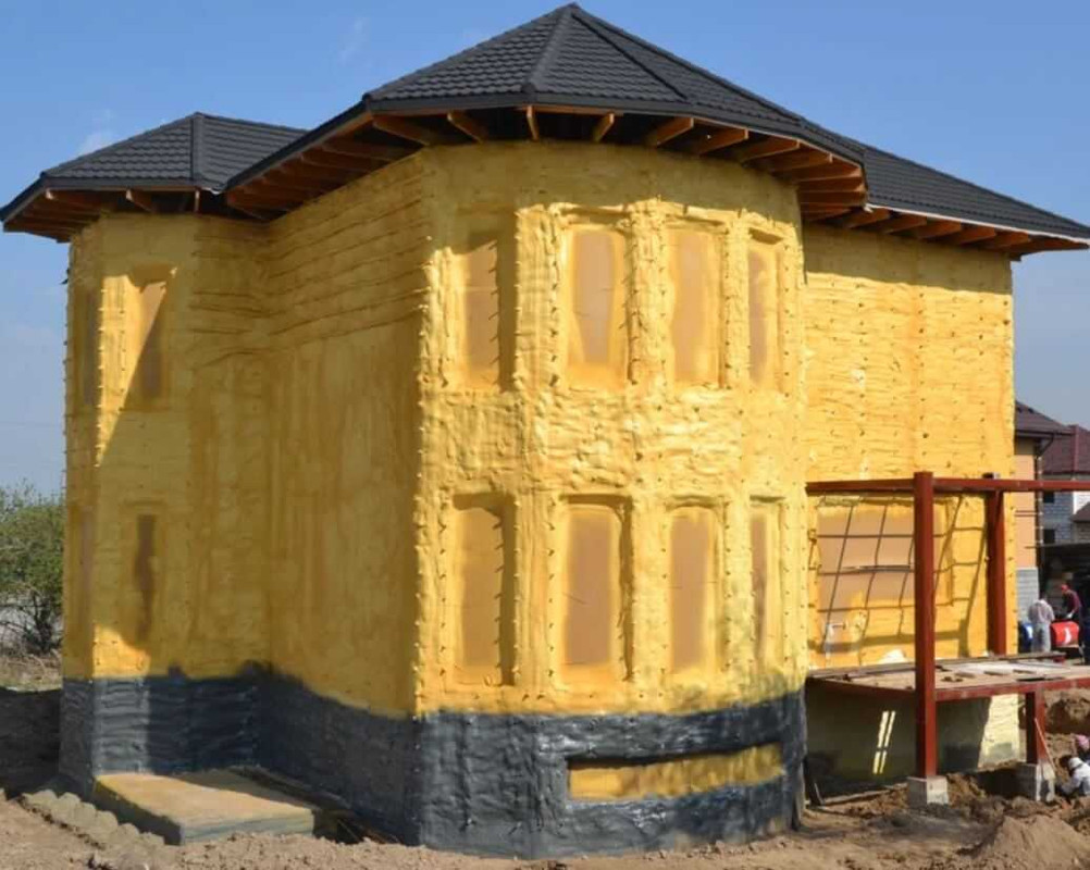 Утепление дома полиуретановой пеной