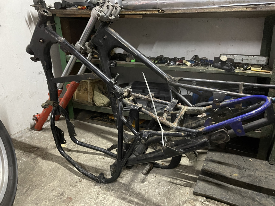 51314B94-387C-45F5-9AC4-9443F6D448CA