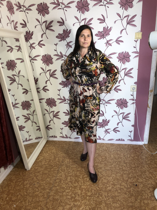 я в цветастом платье
