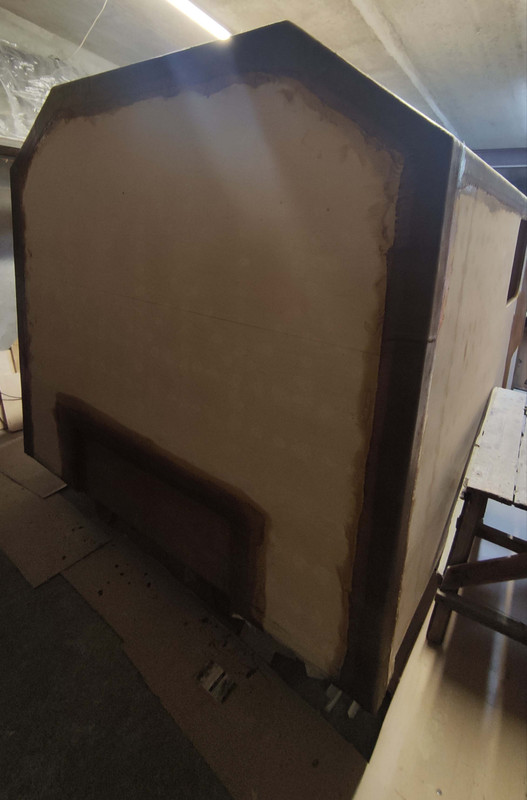 Ниша спереди