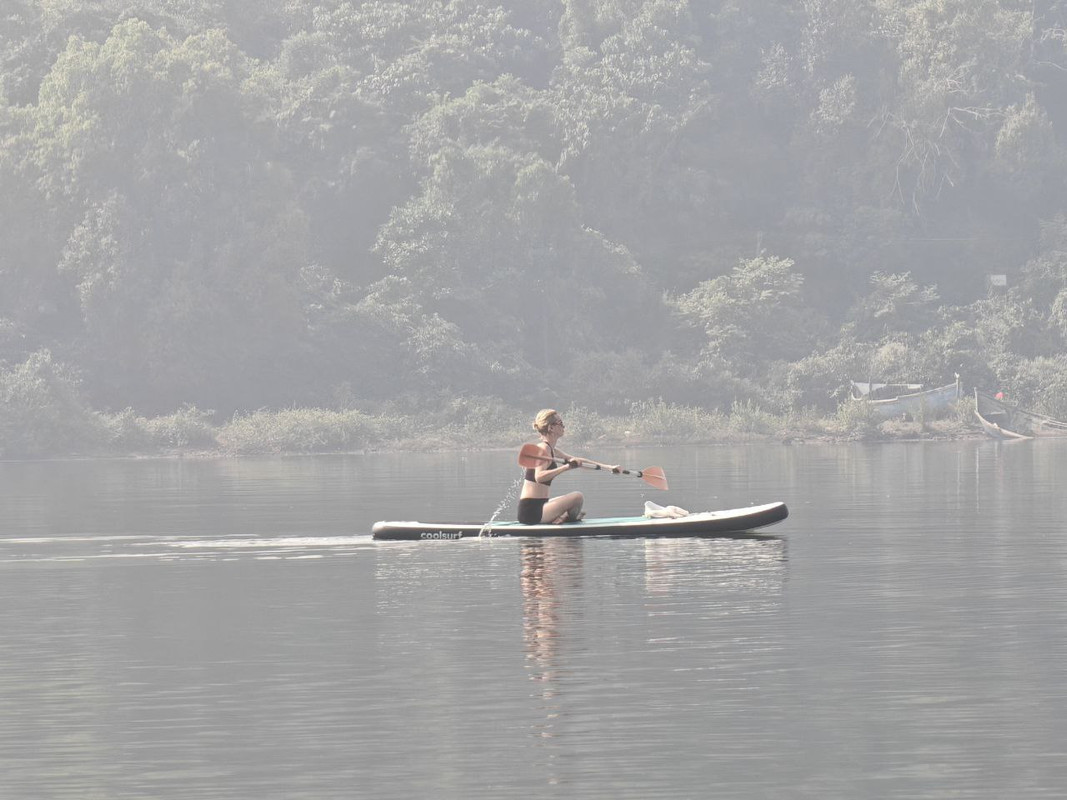 Лучшее время для катания на сапборде в Гоа