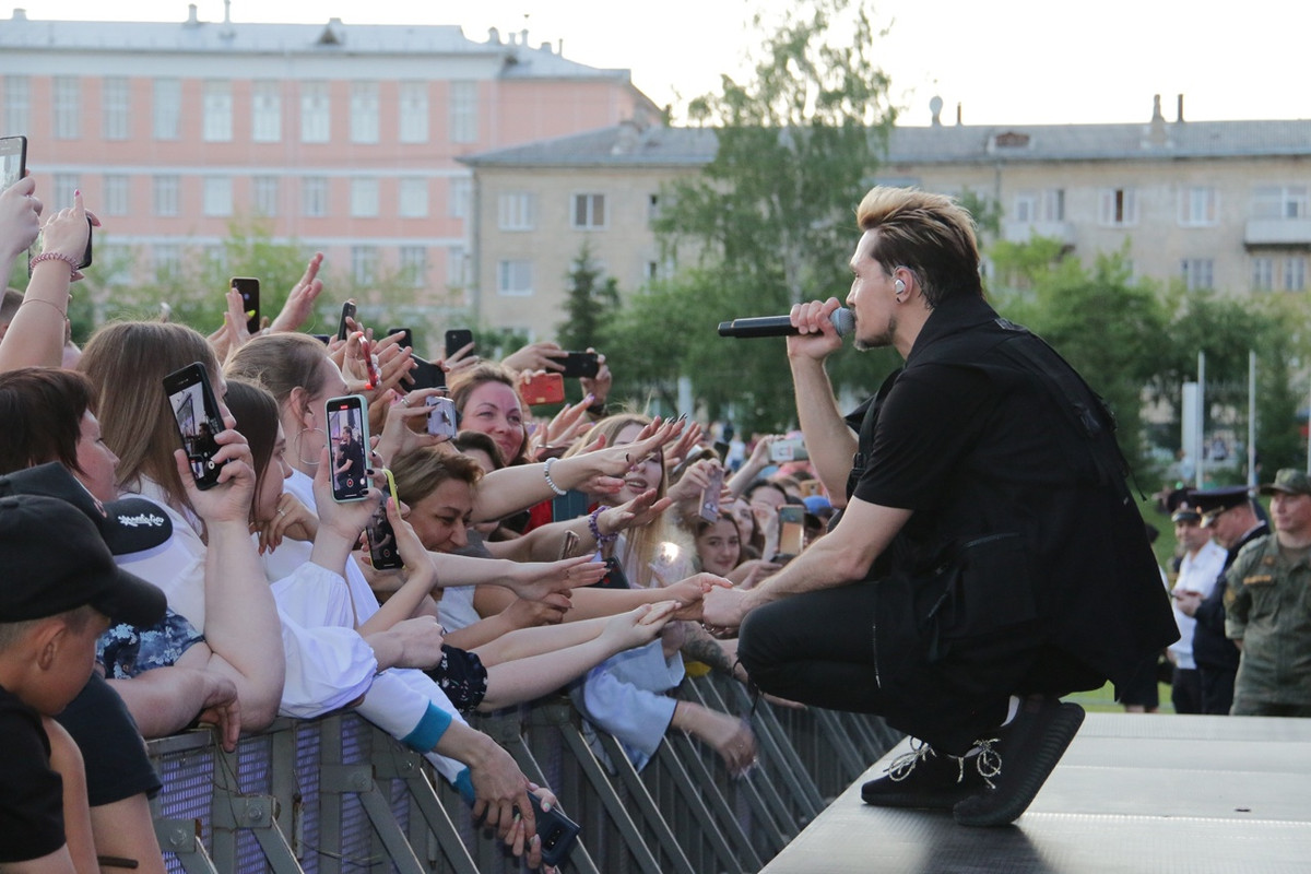 Концерт, посвящённый 75-летию города Лесной и комбината ЭХП (19 июня 2022) (9)