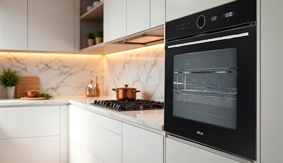 Horno eléctrico empotrable de 60 cm, modelo Drija Índico 60 Air, con acabado en vidrio negro.